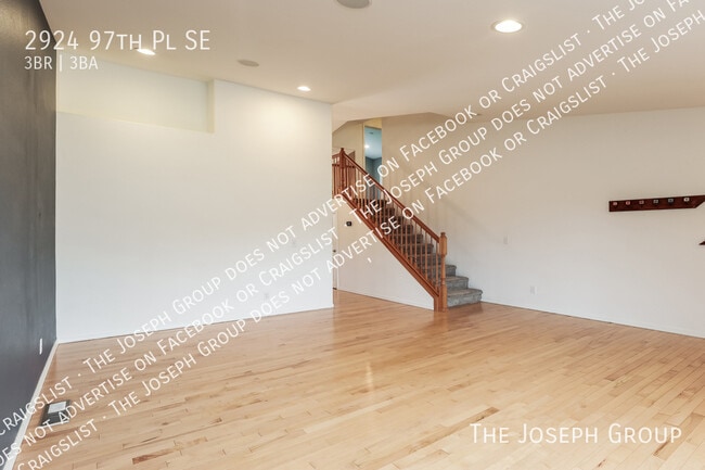 Photo - 2924 97th Pl SE
