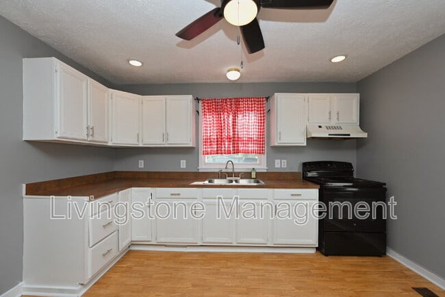 Photo - 501 Small St