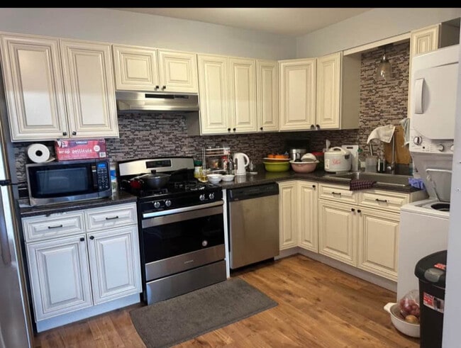 Building Photo - 6219 W 63rd St Unit 6219