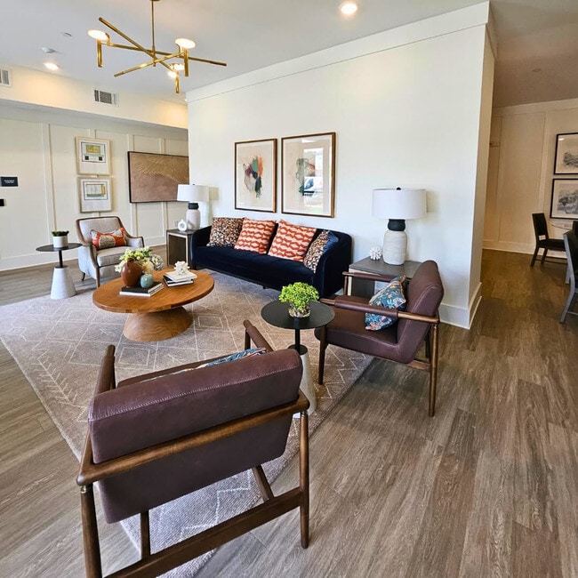 1055 Arden