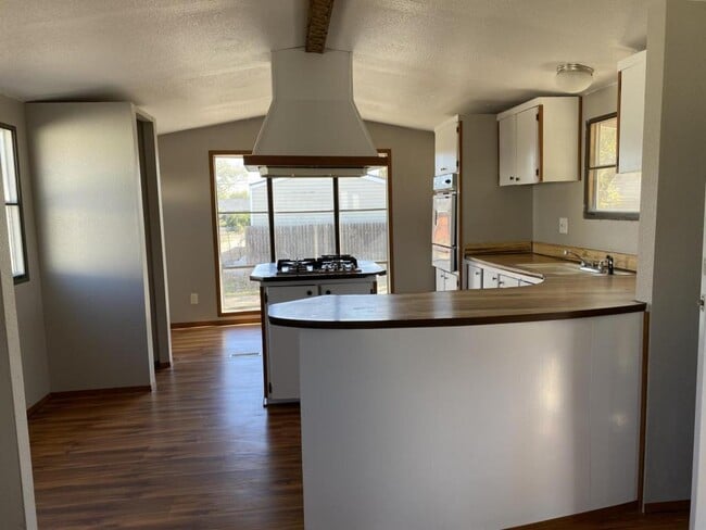 Photo - 4005 Hilltop Dr
