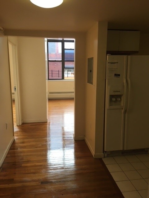 Photo - 220 Straight St