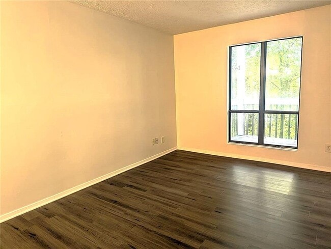 Photo - 101 Warm Springs Cir