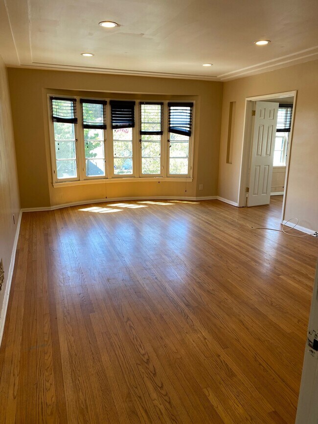 Photo - 626-628 Midvale Ave