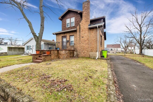 Photo - 39 E Brockton Ave