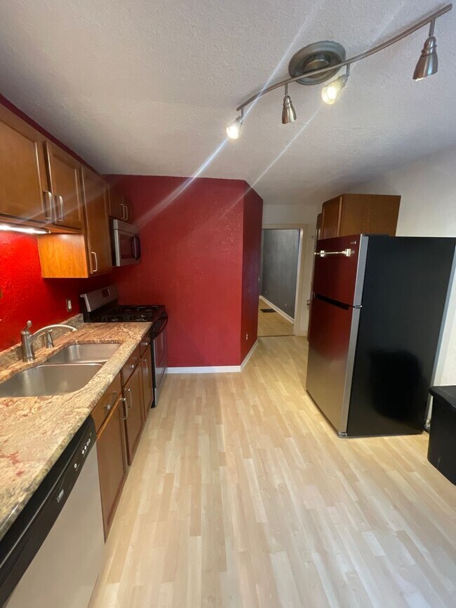 Photo - AVAILABLE December 15th - 3 Bed/1.5 Bath Home with Lake views!