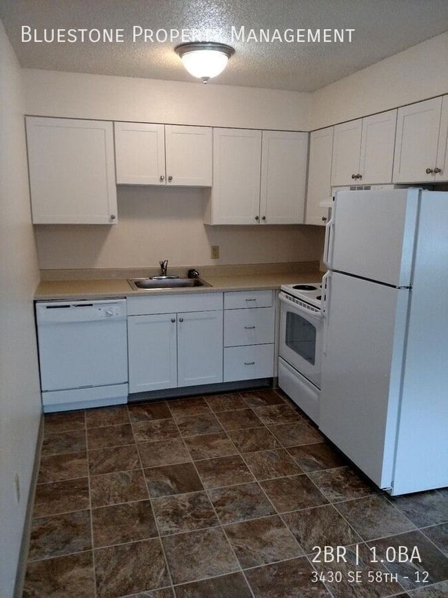 Building Photo - 3430 SE 58th Ave Unit 12