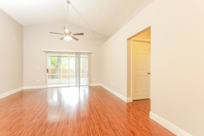 Photo - 813 Shell Ln