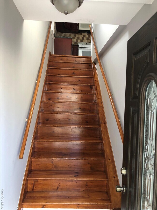 Photo - 231-10 145th Ave