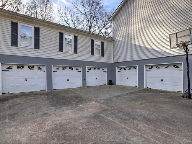 Photo - 3932 Shoemaker Ct