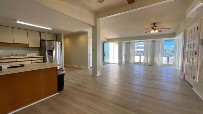 Building Photo - Single Family Home in Lower Halawa Hts.