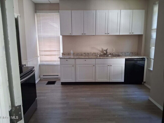 Photo - 185 Market St Unit 1