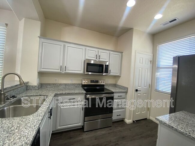Photo - 3427 E Sweetwater Springs Dr