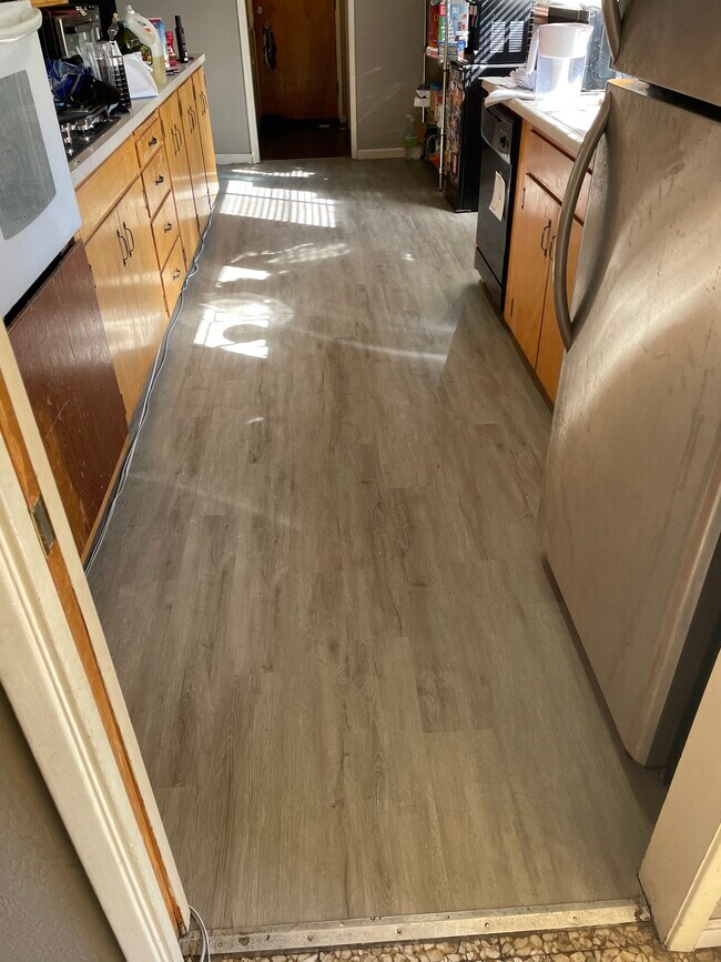 Photo - 1121 W Churchill St