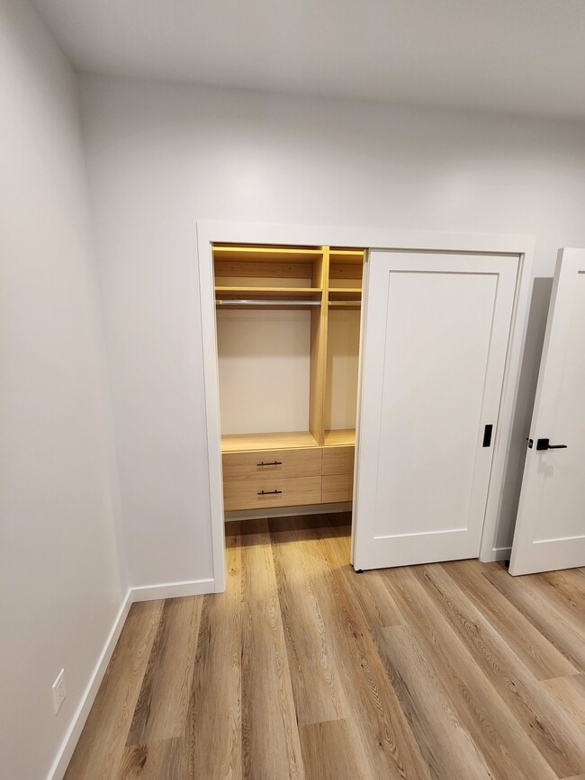 Photo - 9940 Robbins Dr