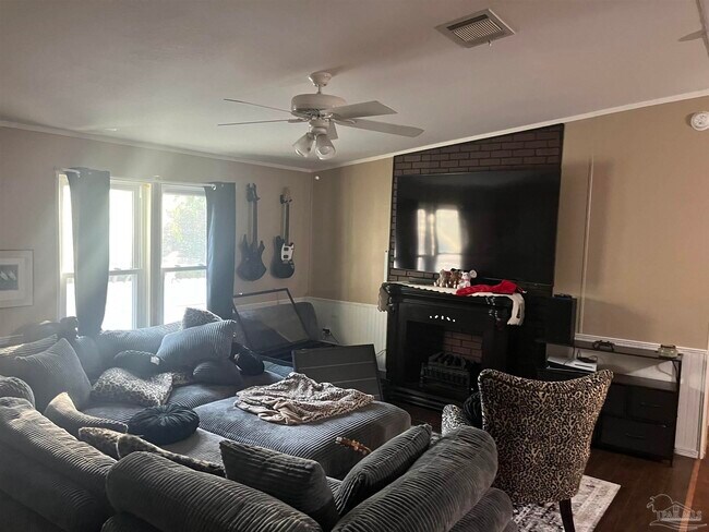 Photo - 5434 Rogers Ave