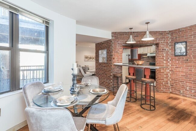 Photo - 111 Gainsborough St Unidad 308