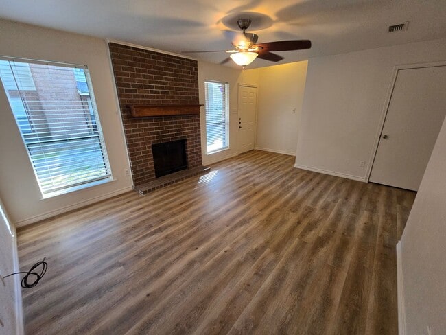 Photo - College Station -2 bedroom/ 2.5 bath - 2 story condo -Complex has a Pool.