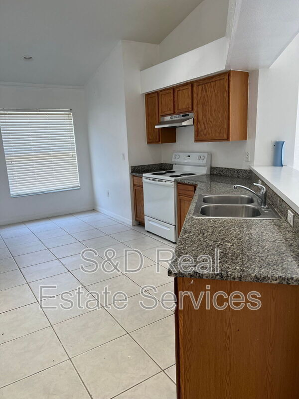 Photo - 1790 Holton Rd