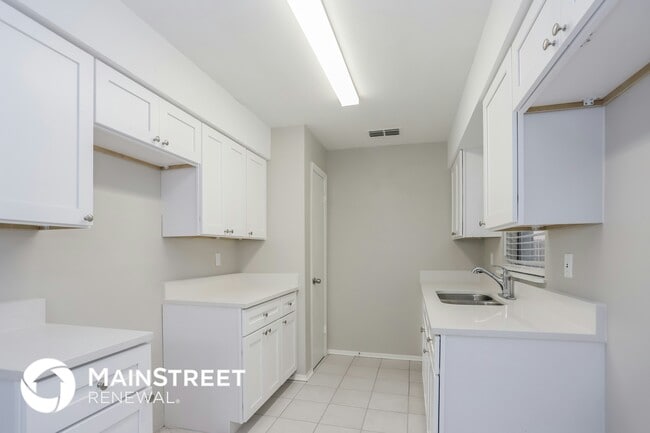 Photo - 834 Cinnamon Dr