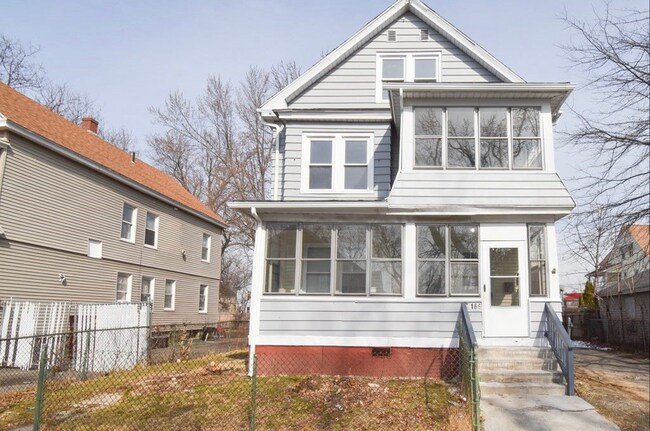 Main House - 166 Kensington Ave Apartments Unit 1