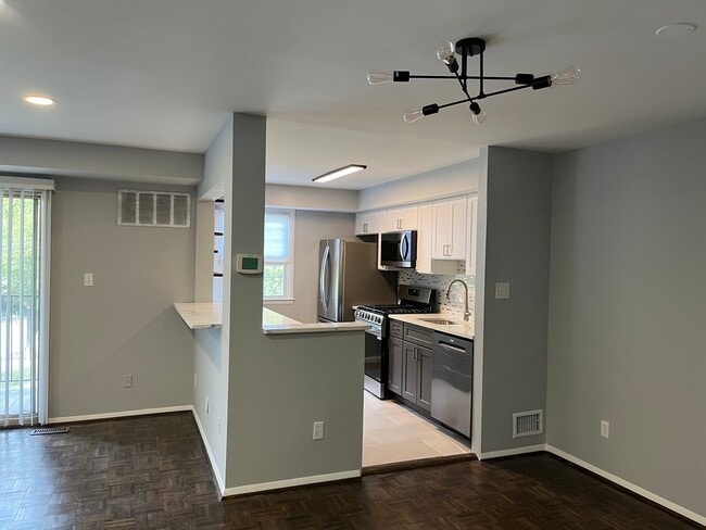 Photo - 317 Homeland Southway Unidad 2A