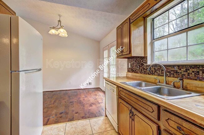 Photo - 1277 Iron Gate Blvd