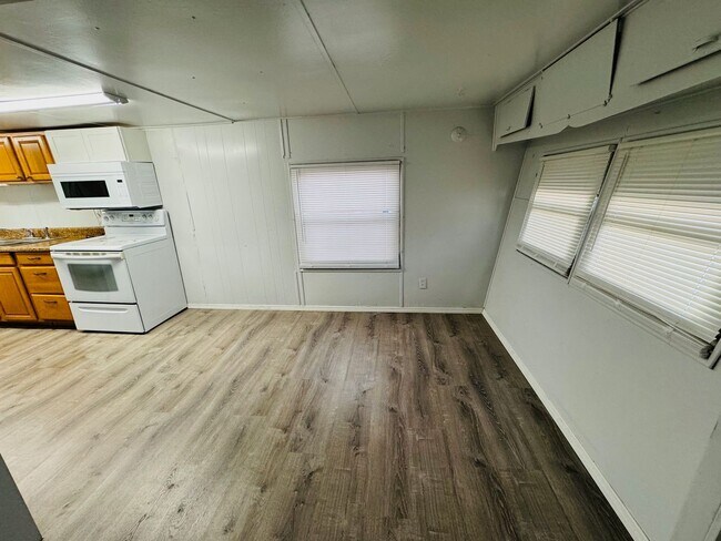 Photo - Affordable 3Bed/2Bath Mobile Home for Rent...