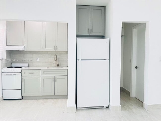 Building Photo - 13390 NE 6th Ave Unit 1 Rental