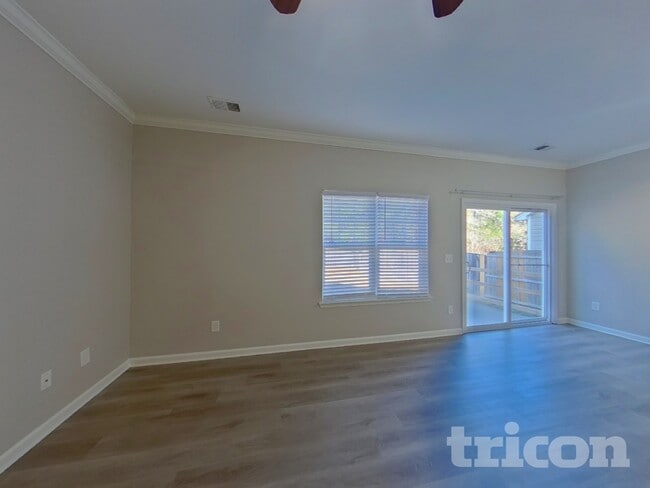 Photo - 369 Drooping Leaf Rd