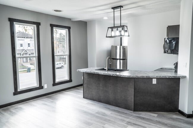 Photo - 401 S Washington St Unit 1