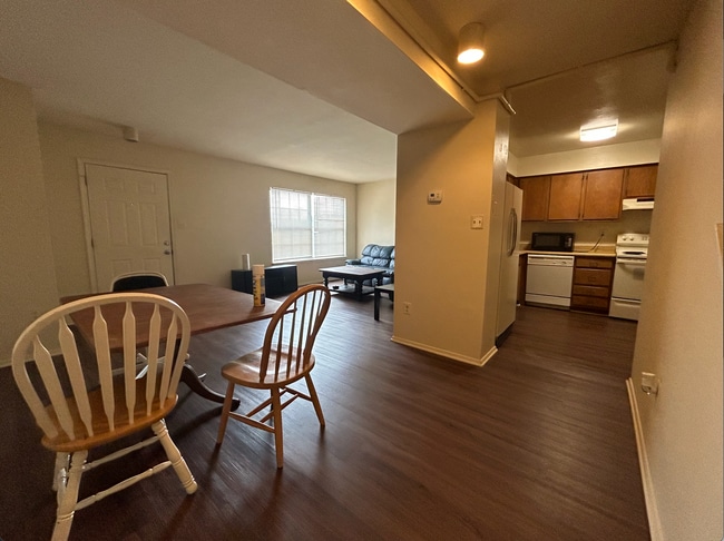 Photo - 4833 Berwyn House Rd