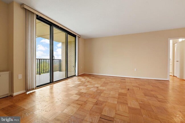 Photo - 4242 East-West Hwy Unit 914