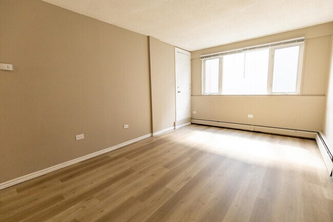 Photo - Mainstreet Plaza