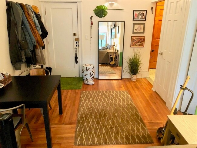 Photo - 1872 Commonwealth Ave Unidad 6