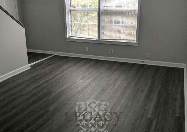 Photo - 748 Holder Dr