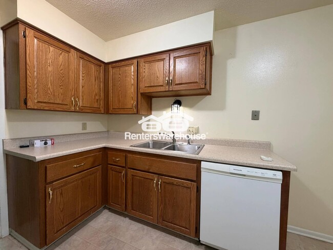 Photo - 1215 Cummins Pkwy