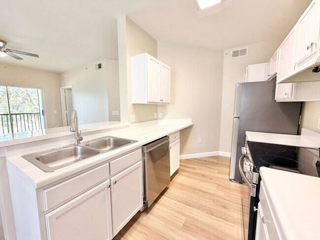 Photo - 7925 Preserve Cir