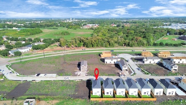 Photo - 1502 Revolution Way