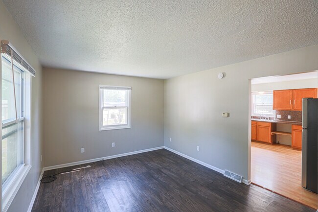 Photo - 156 Sluyter St SE Unit 156