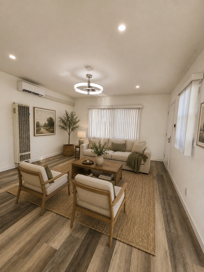 Photo - 7944 Comstock Ave