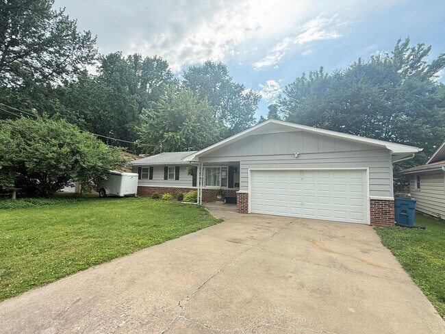 Photo - 3 Bed 2 Bath Springfield, MO