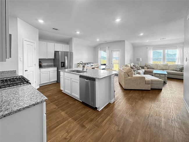 Photo - 730 Gladiola Lp