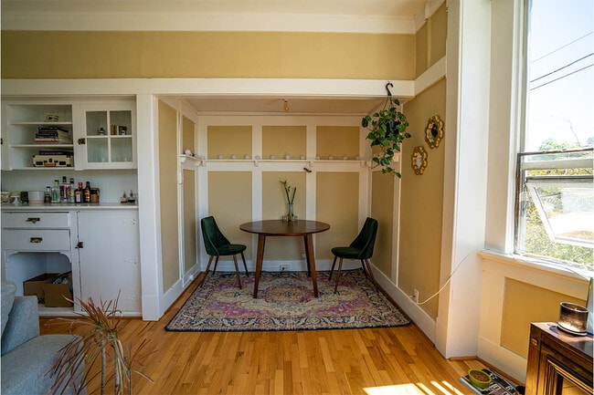 Photo - October Mansion