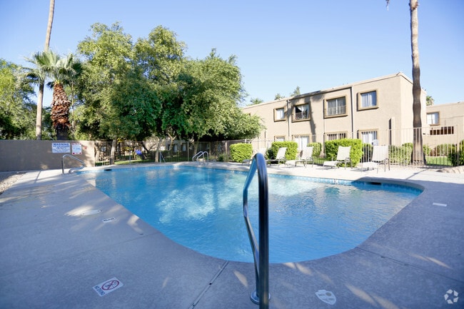 Building Photo - Casa De Flores