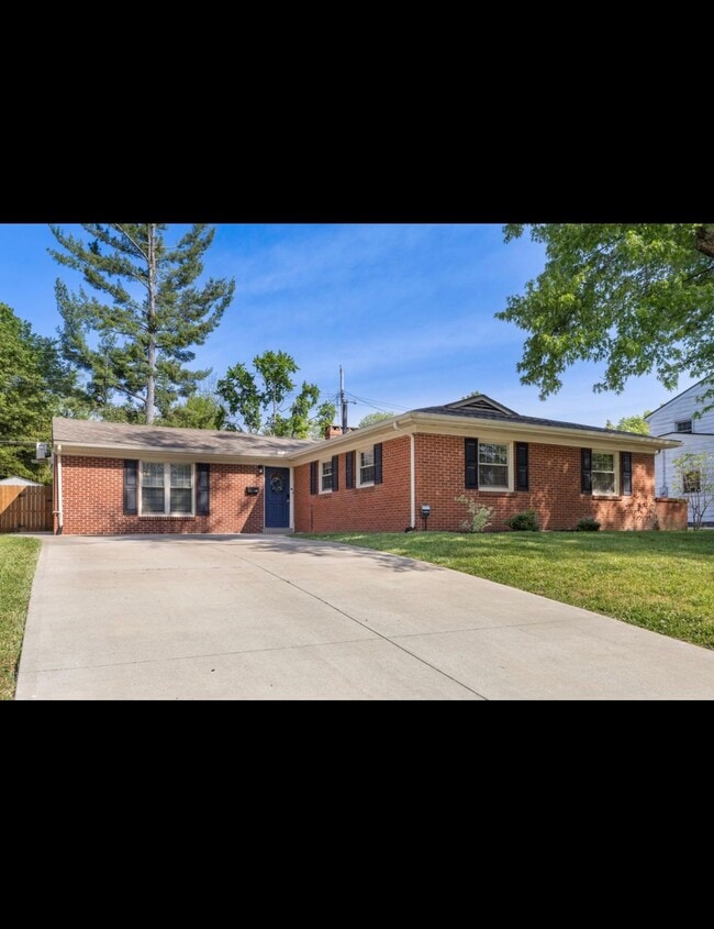 Building Photo - 3483 Greentree Rd