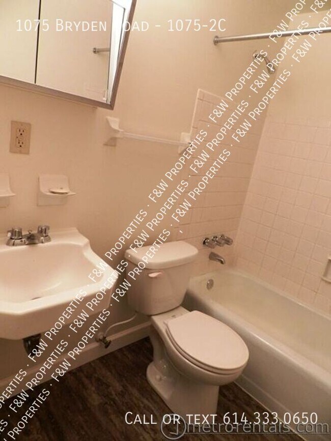 Photo - 1075 Bryden Rd Unit 1075-2C