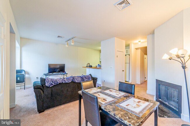 Photo - 260 S 9th St Unit 3R