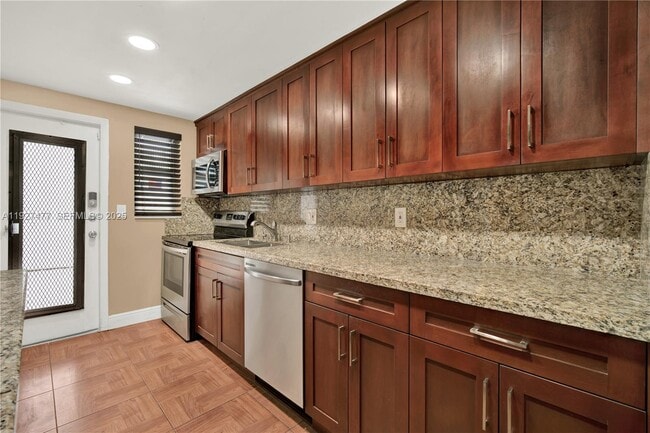 Photo - 1340 Lincoln Rd Unidad 207