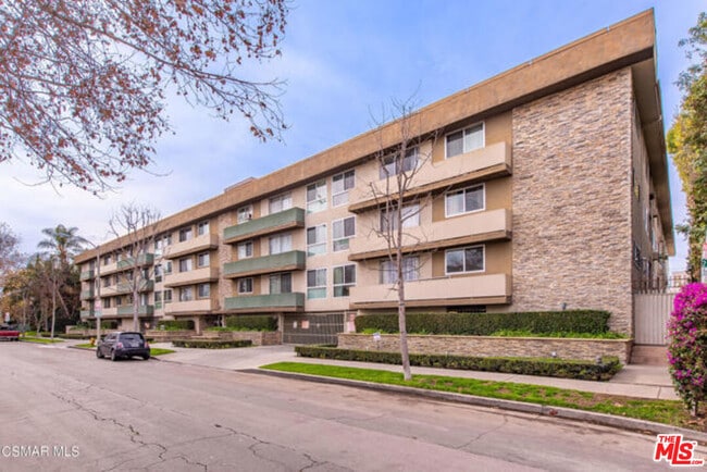 Building Photo - 525 N Sycamore Ave Unit 419 Rental